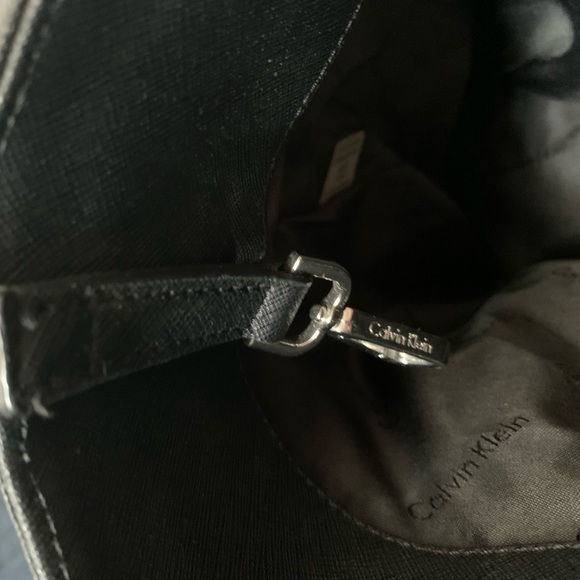 Calvin Klein Black Medium Tote Bag - Picture 6 of 9